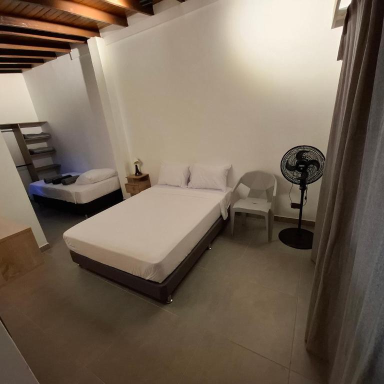 Hotel La Casona - Cerca al Estadio Atanasio Girardot y Laureles - Deluxe Double or Twin Room - 6