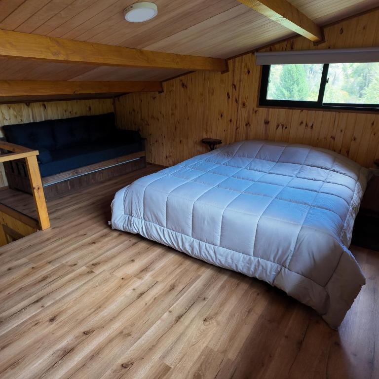 Premium Cabin in El Bolsón - One-Bedroom Chalet - 2