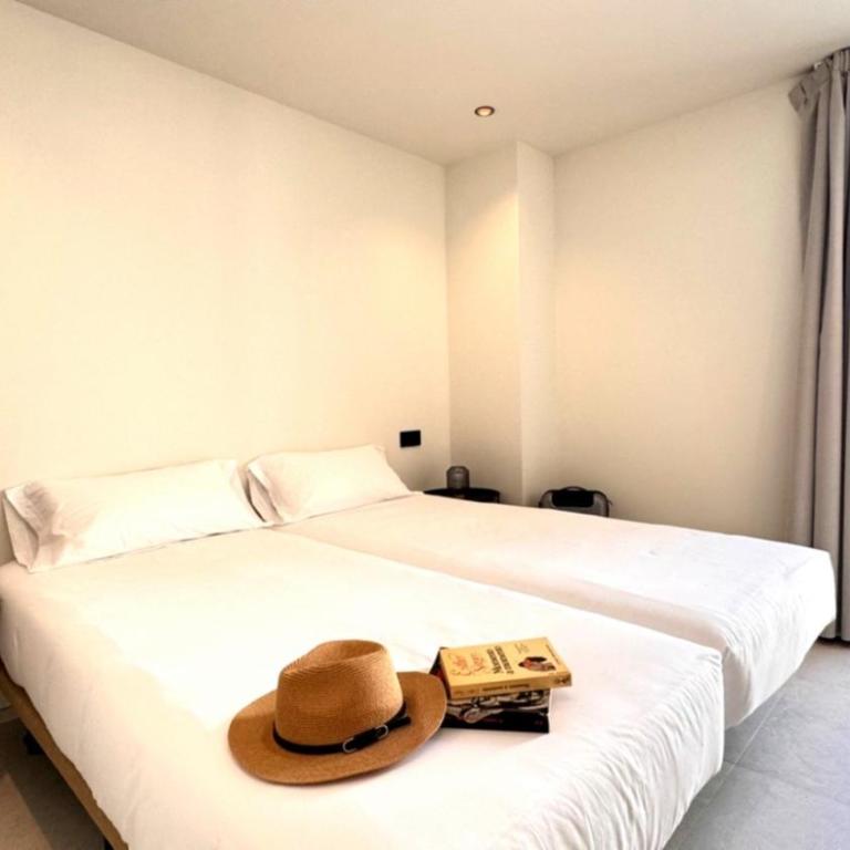Hugo Beach Hotel & Apartments - Habitación Doble Deluxe - 16