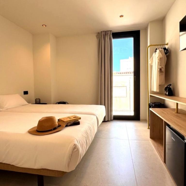 Hugo Beach Hotel & Apartments - Habitación Doble Deluxe - 3