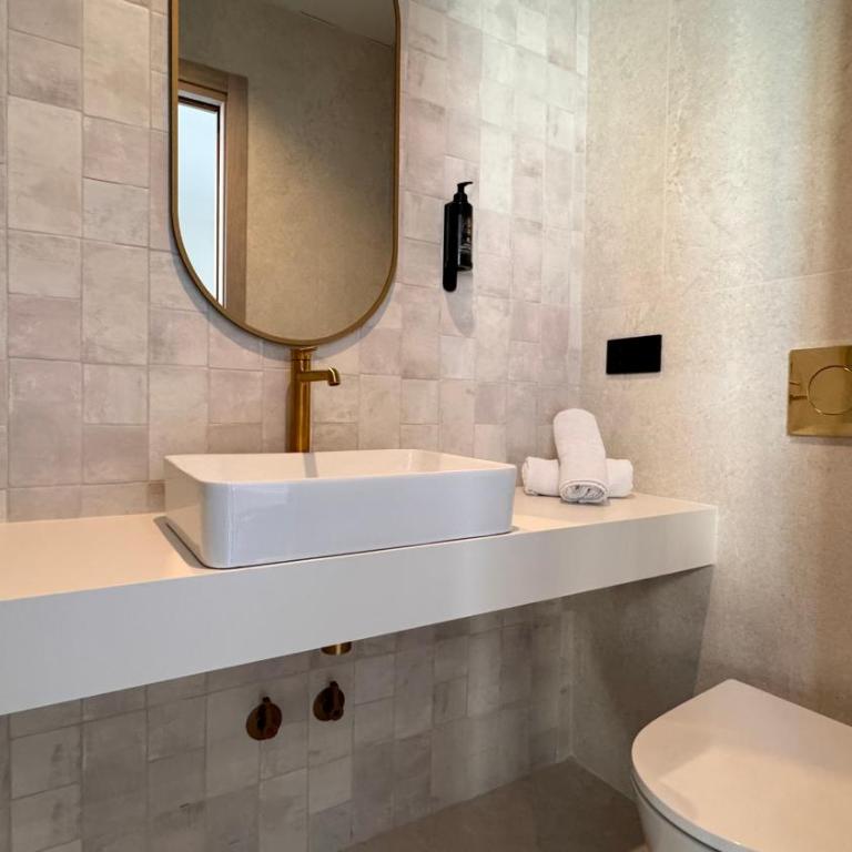 Hugo Beach Hotel & Apartments - Habitación Doble Deluxe - 11