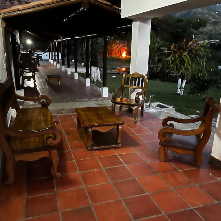 Finca El Saladero - Seven-Bedroom House - 12