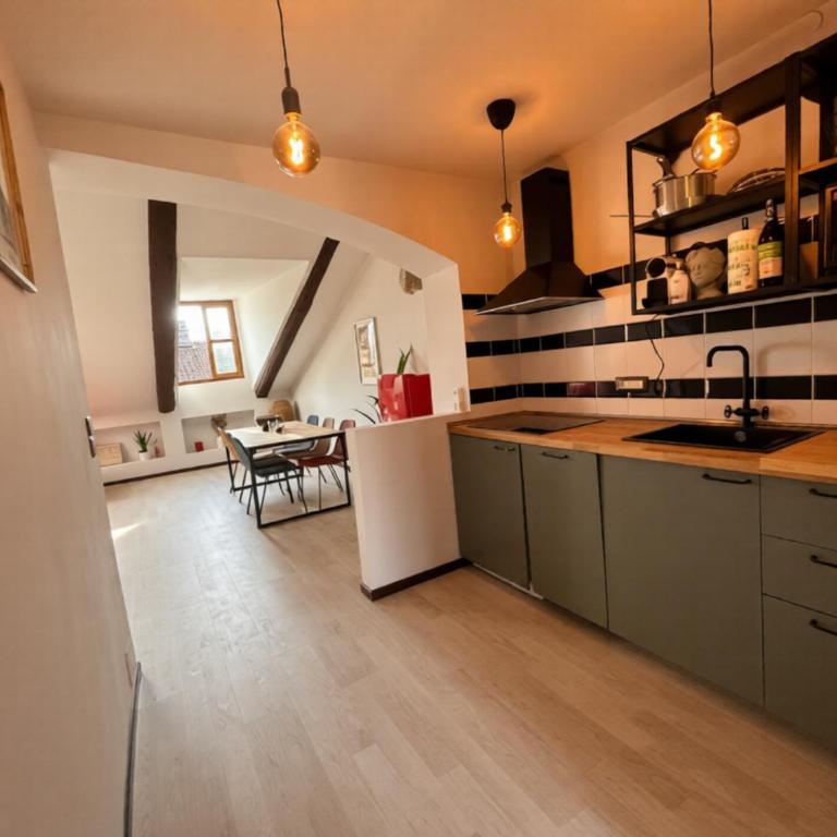Charming Rooftop Attic San Salvario - 300m from Porta Nuova - One-Bedroom Apartment - 4