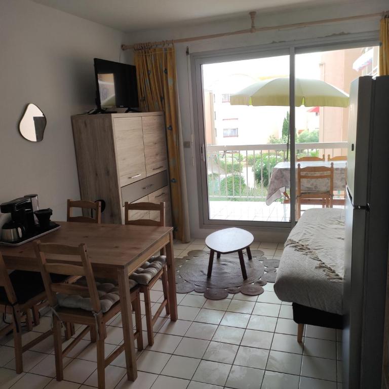 2 appartements mitoyens avec climatisation, piscine et parking - Plages et Port à 100m - Appartement 2 Chambres - Vue sur Piscine - 11