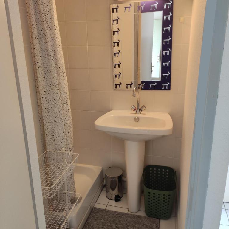 2 appartements mitoyens avec climatisation, piscine et parking - Plages et Port à 100m - Appartement 2 Chambres - Vue sur Piscine - 14
