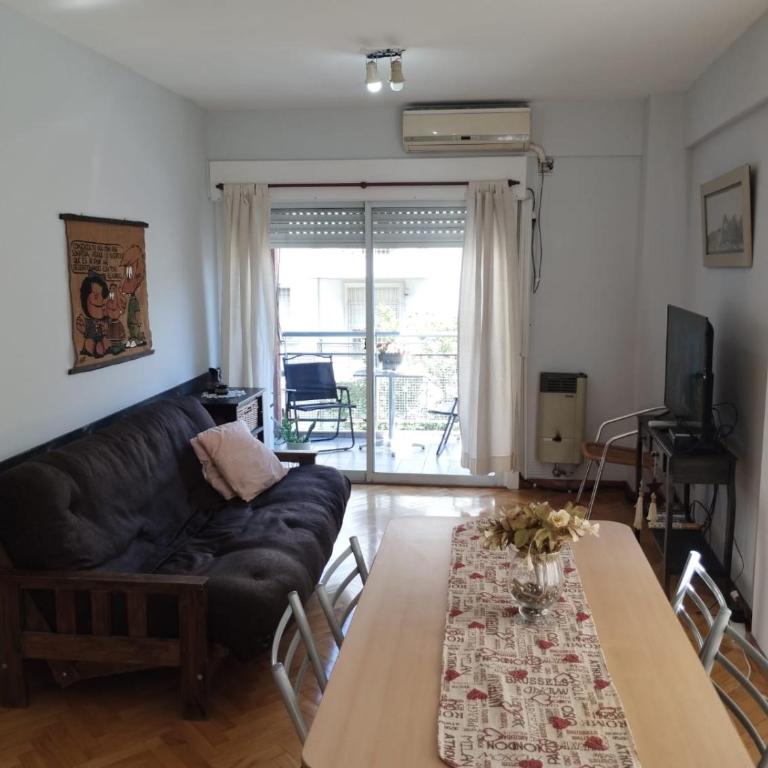 Departamento de dos ambientes con amplio balcón, muy luminoso - Apartamento de 1 dormitorio - 8