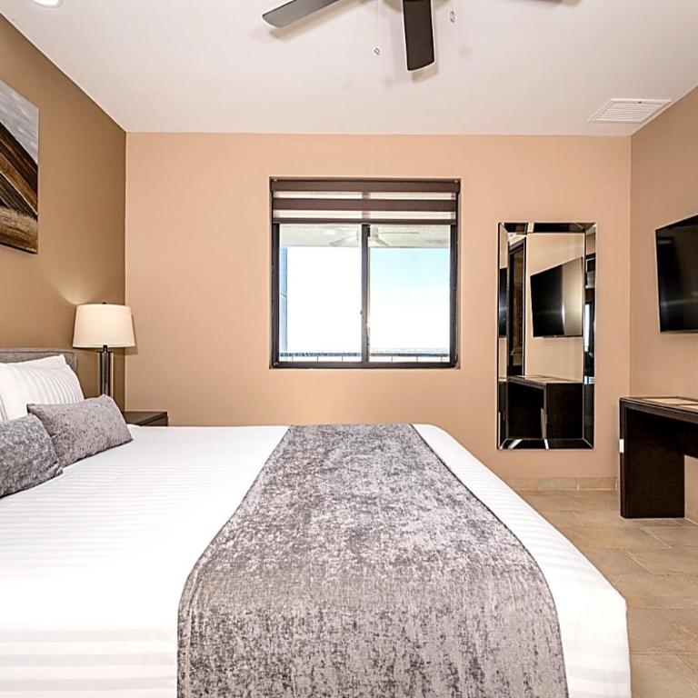 Las Palomas G1002 Luxury Beachfront 1BR, 1 BA for 4 - Apartment - 12