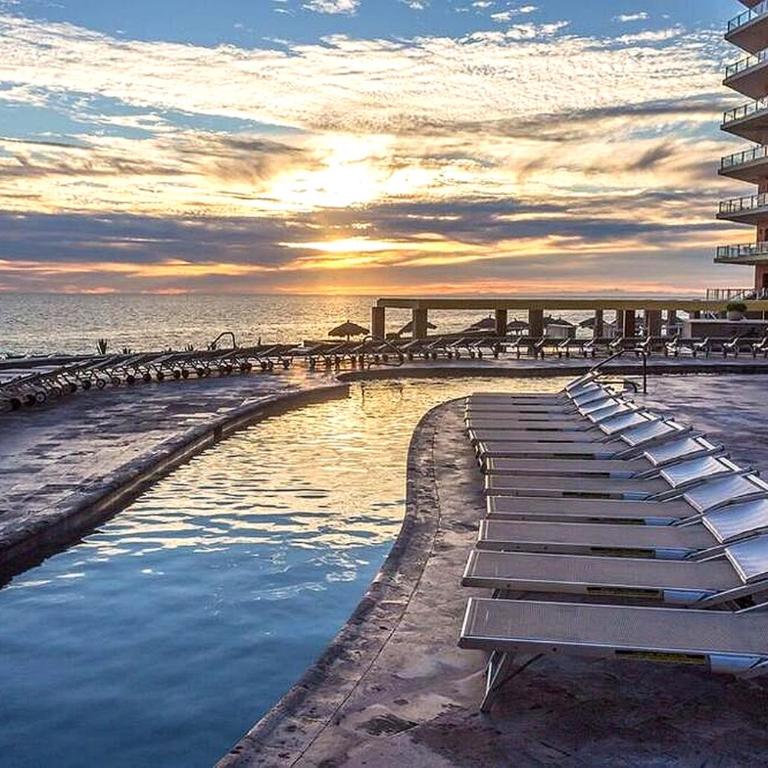 Las Palomas G1002 Luxury Beachfront 1BR, 1 BA for 4 - Apartment - 9