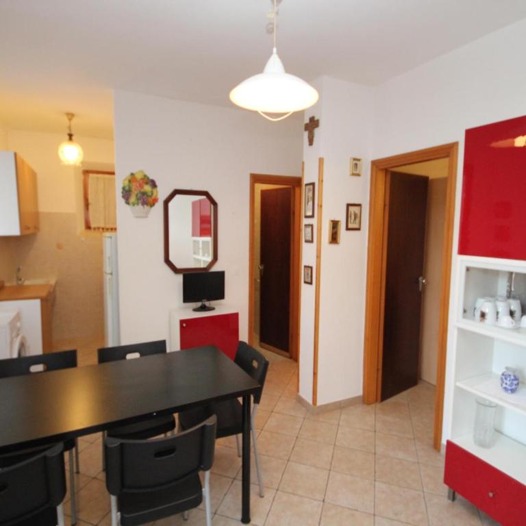 Quiet Trilocale with Two Bedrooms - Appartamento con 2 Camere da Letto - 9