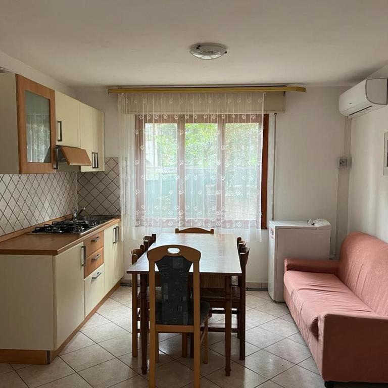 Flexible 6-Person Stay in Rosolina Mare - Two-Bedroom Apartment - 2