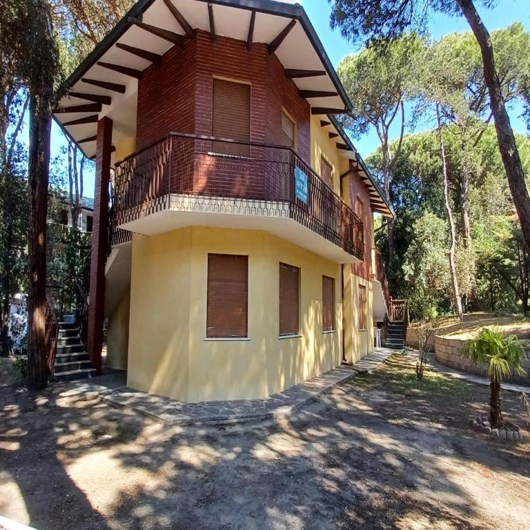 Flexible 6-Person Stay in Rosolina Mare - Two-Bedroom Apartment - 1