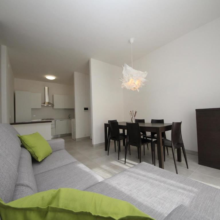 Stylish Stay for 4 near Porto Caleri - Two-Bedroom Apartment - 11