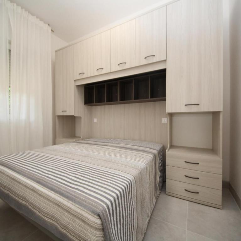 Stylish Stay for 4 near Porto Caleri - Two-Bedroom Apartment - 24