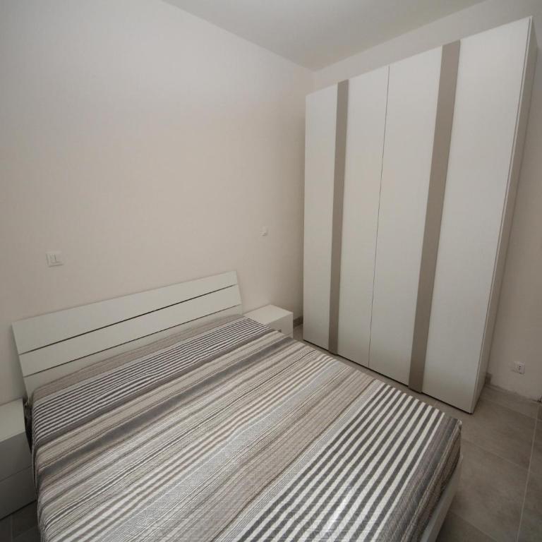 Stylish Stay for 4 near Porto Caleri - Two-Bedroom Apartment - 22
