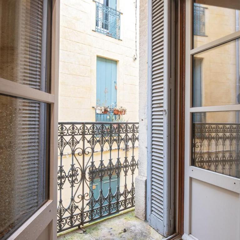 Centre - Balcon - Tout à pied - Tram à 2 min - One-Bedroom Apartment - 9
