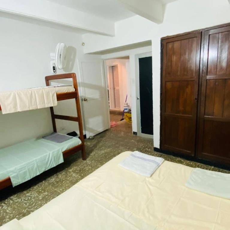 Casa Sisihuaca Hostal Santa Marta - Deluxe Family Room - 4