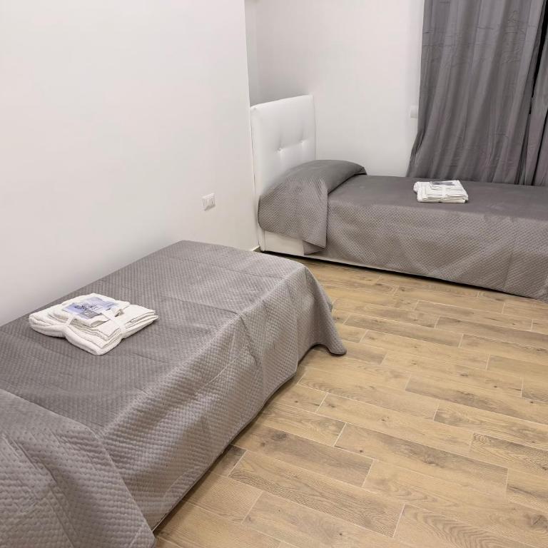 Airport Napoli 2 - Camera Doppia con Letti Singoli con Bagno - 2