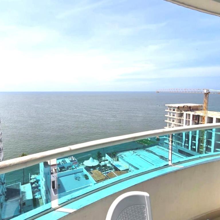 Vista al Mar desde tu balcón Torres del Lago Cartagena - Two-Bedroom Apartment - 1