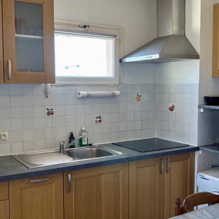 Appartement cœur de village, proche mer, commerces, TV, parking privé, ascenseur - FR-1-529-279 - Apartment - 5