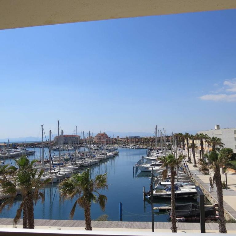 Studio cabine au bord de mer, accès plage, parking privé - FR-1-529-63 - Studio - 1