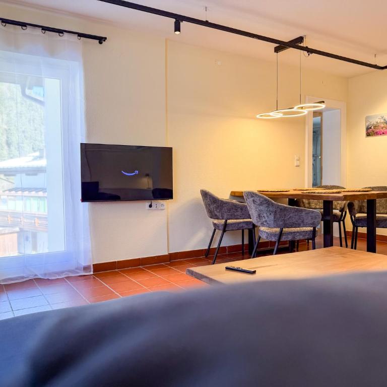 Albrecht Apartments - Apartment mit 1 Schlafzimmer, Balkon und Bergblick - 6