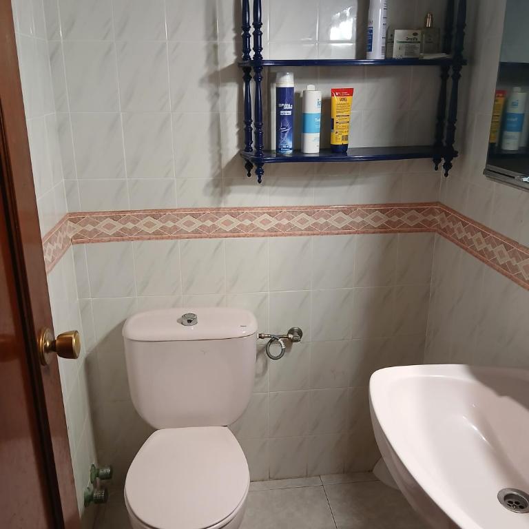 Habitacion Doble Cama Individual - Habitación Estándar con baño compartido - 2 camas - 12