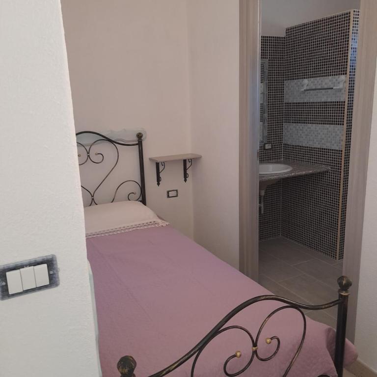 Casa Grazia Deledda 16 - Camera Singola con Bagno - 1