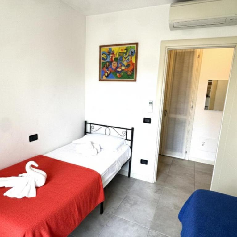 Bea's House, Restyling 2026 Sirmione with Private Garden and shared Pool DesenzanoLoft Official Partner Homes & Villas by Marriott Bonvoy - Appartamento con Vista Piscina - 31