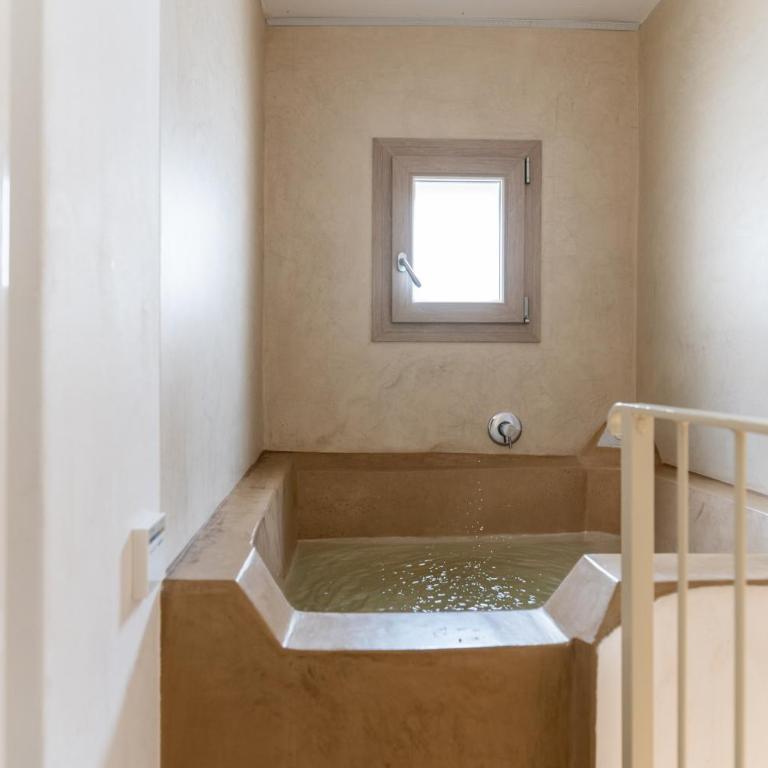 Colle dei Monaci Luxury Homes - Suite Deluxe con Vasca Idromassaggio - 1