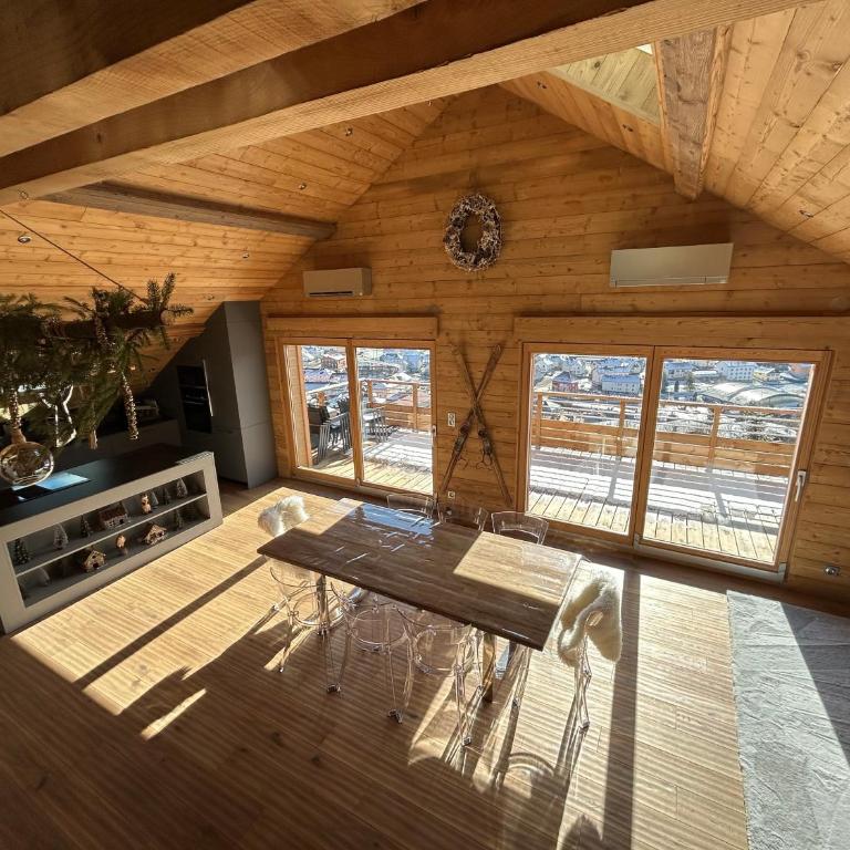 Splendide appartement style chalet classé 4 étoiles, terrasse face à la montagne - Three-Bedroom Apartment - 65