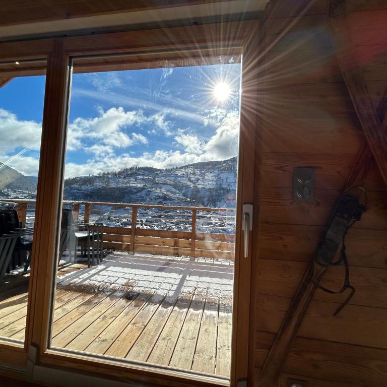 Splendide appartement style chalet classé 4 étoiles, terrasse face à la montagne - Three-Bedroom Apartment - 60