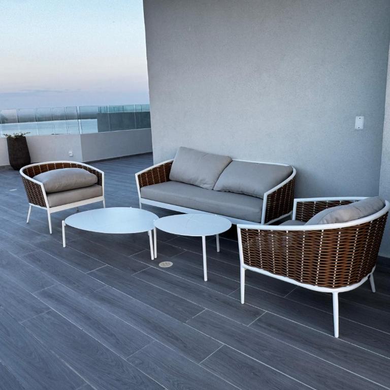 Brand new Oceanview 3 bedroom with Private Jacuzzi - Three-Bedroom Apartment with Balcony - 4