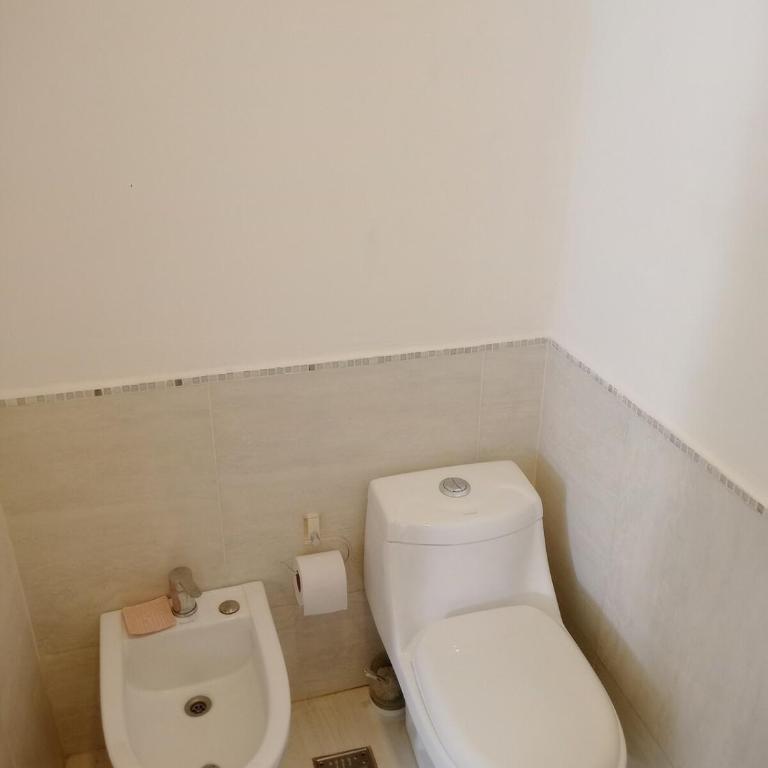 Alquiler Temporario M E - Two-Bedroom House - 19