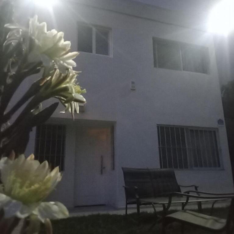 Alquiler Temporario M E - Two-Bedroom House - 12