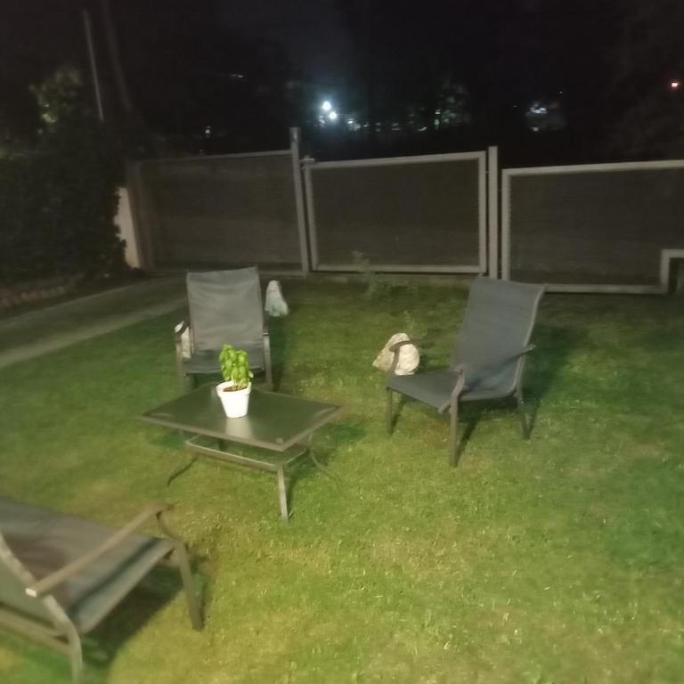 Alquiler Temporario M E - Two-Bedroom House - 11