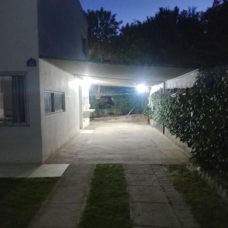 Alquiler Temporario M E - Two-Bedroom House - 7