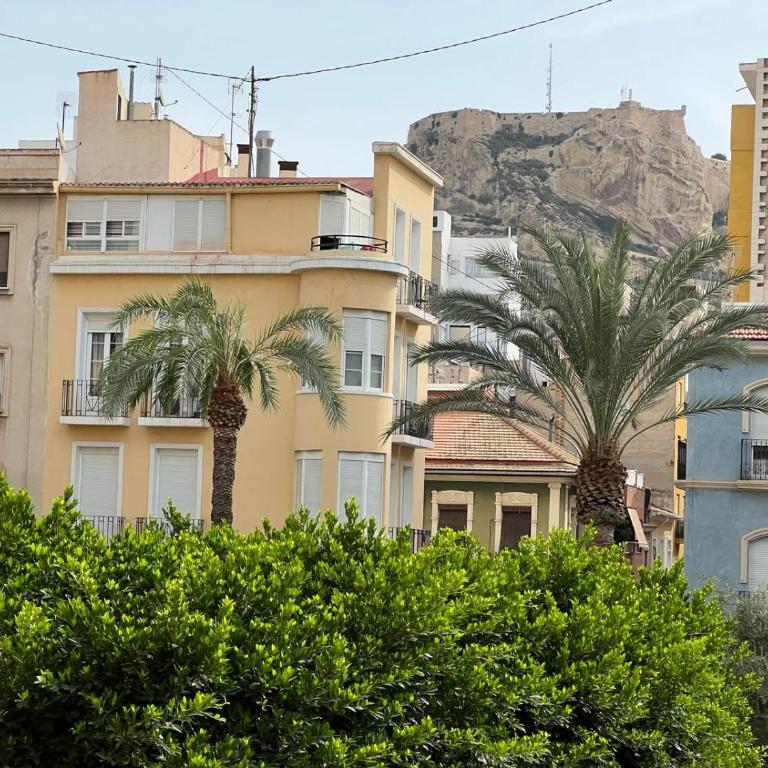 Alquiler temporada Quiet & cosy heart of the city - One-Bedroom Apartment - 28
