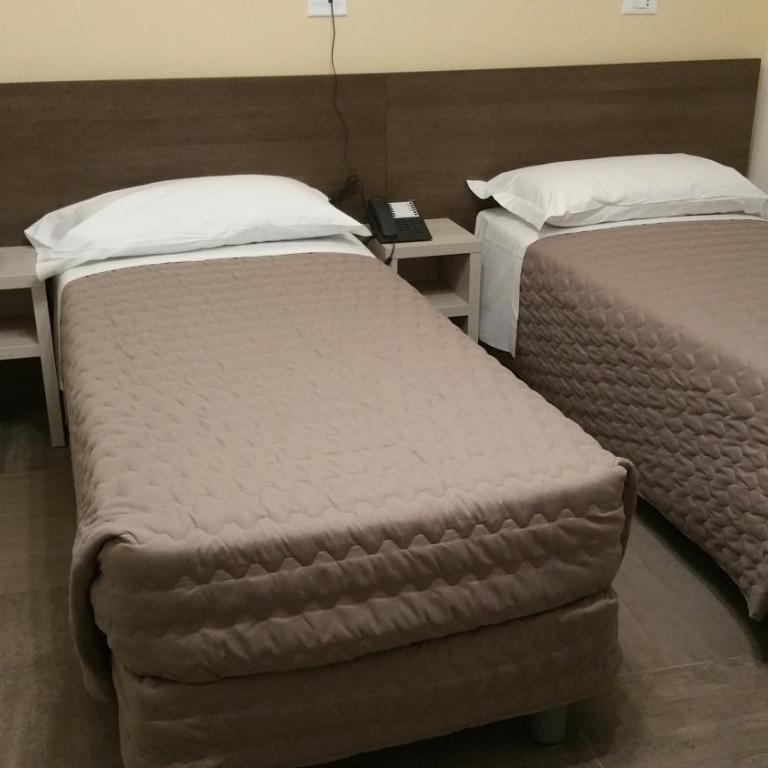 Hotel Tommaseo - Triple Room - 2