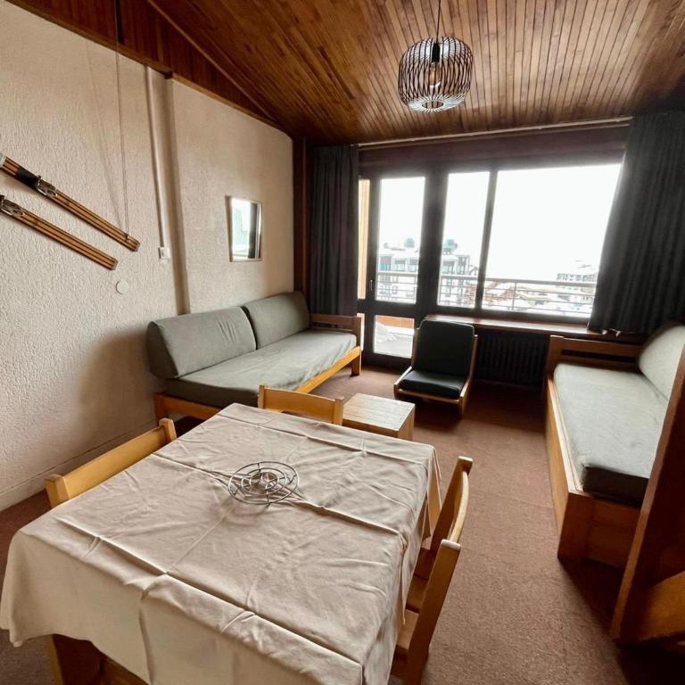 T2 Sud ski au pied, balcon, TV, linge inclus - FR-1-449-92 - Appartement (4 Adultes) - 1