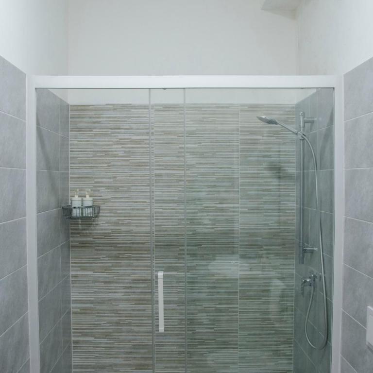 Residence La Perla - Marzamemi & Sea - Homie Livings - Quadruple Room with Private Bathroom - 2