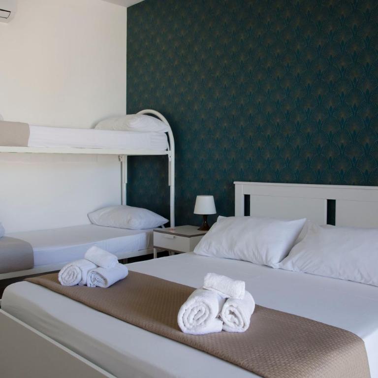 Residence La Perla - Marzamemi & Sea - Homie Livings - Quadruple Room with Private Bathroom - 1
