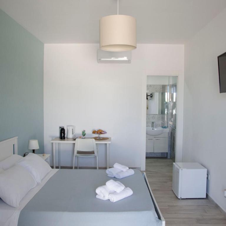 Residence La Perla - Marzamemi & Sea - Homie Livings - Double Room with Private Bathroom - 2