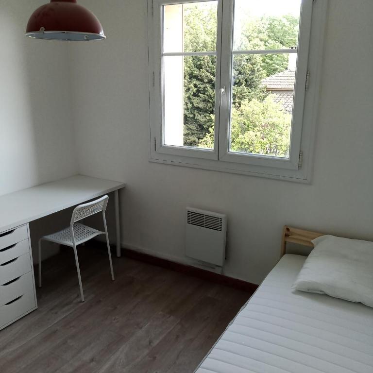 Colocation 3 chambres - Prix pour 1 chambre - Proche centre-ville historique à pied - Appartement 1 Chambre - 10