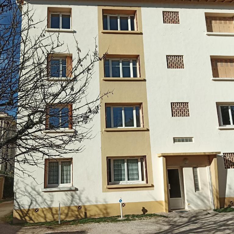 Colocation 3 chambres - Prix pour 1 chambre - Proche centre-ville historique à pied - Appartement 1 Chambre - 20