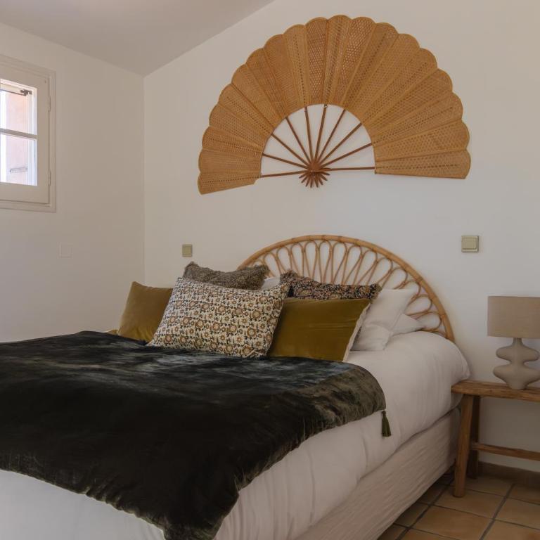 Absolutely quiet Provencal villa with swimming pool - Villa - 39