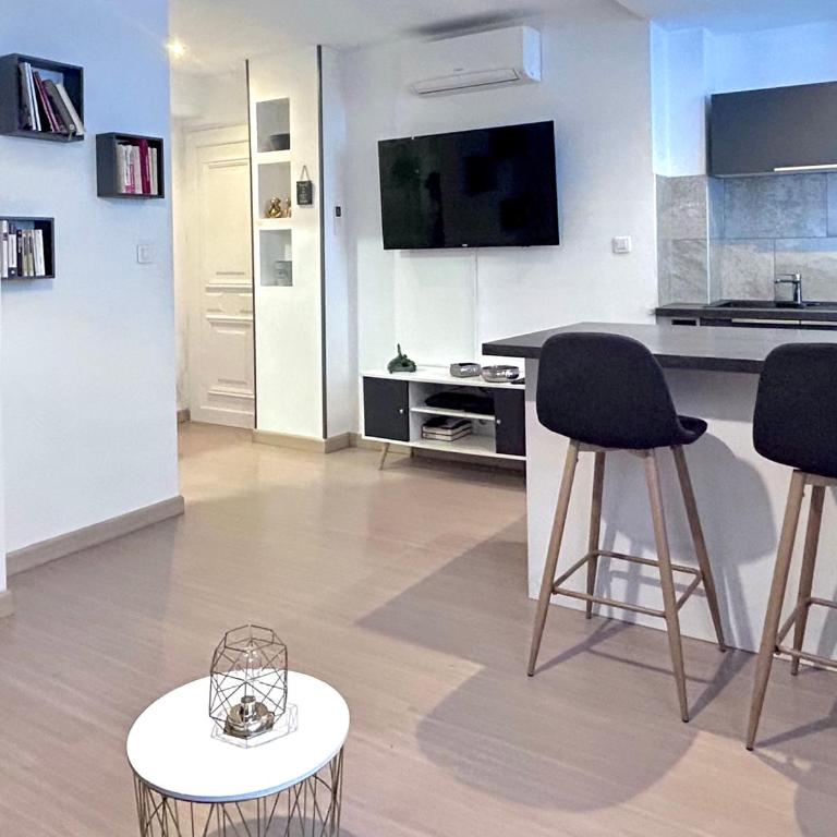 Studio climatisé au cœur d Ajaccio - à pied des plages et du centre - Appartement 1 Chambre - 4