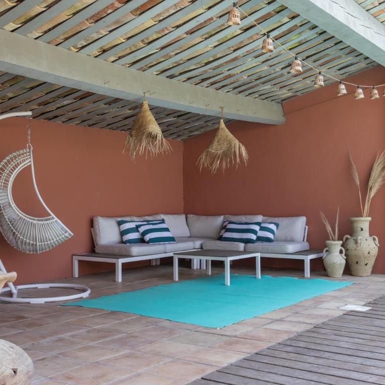 Absolutely quiet Provencal villa with swimming pool - Villa - 10