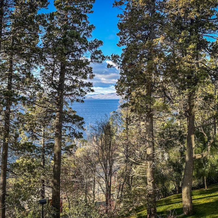 Modern 2BR apartment with heated pool and panoramic lake view - Apartamento de 2 dormitorios - 33