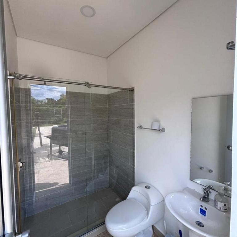 Casa Blanca Confort Melgar - Five-Bedroom House - 11