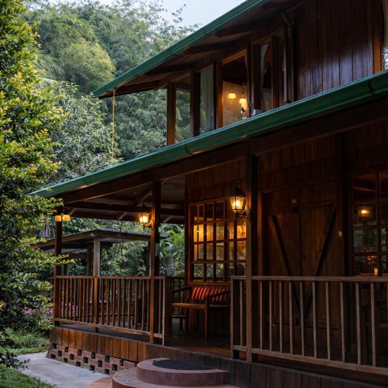 Mindo Wood Cabin - Four-Bedroom House - 16